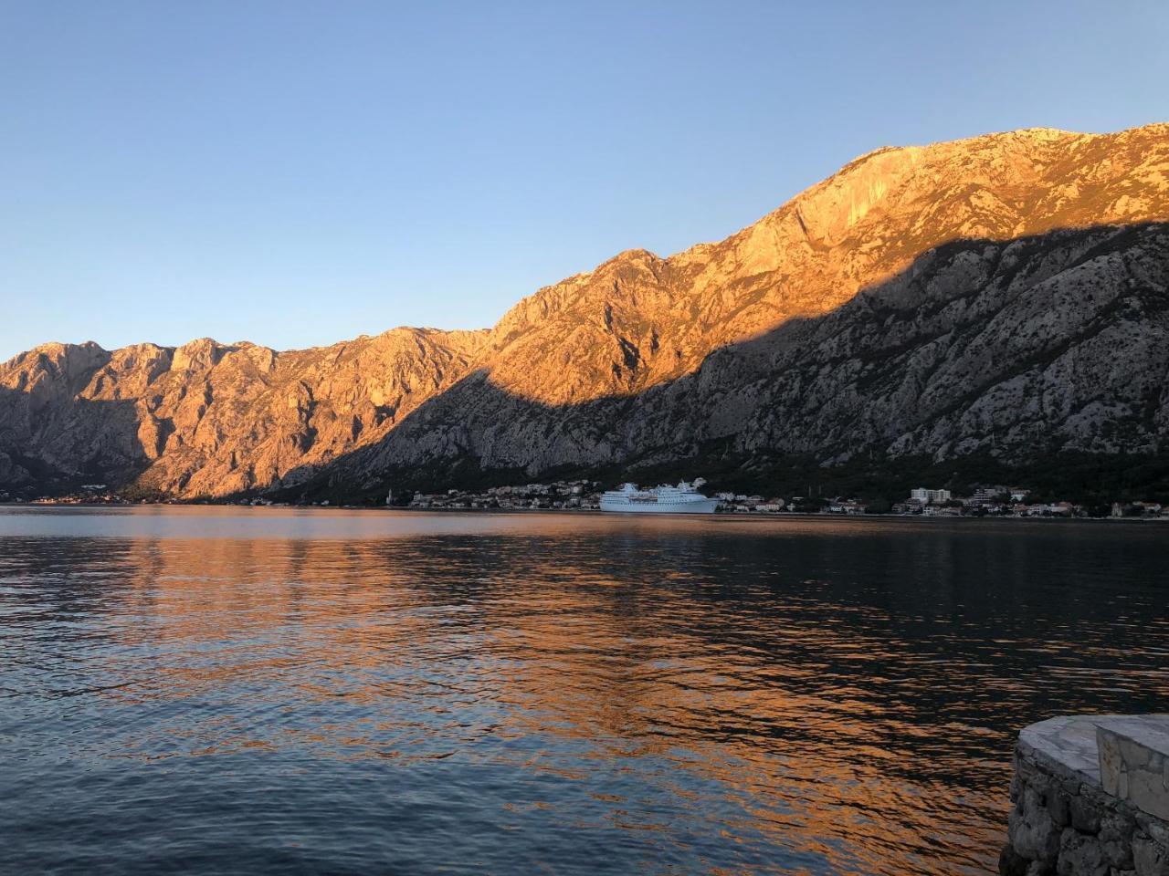 Bed and Breakfast Palazzo Sbutega Kotor Exterior foto